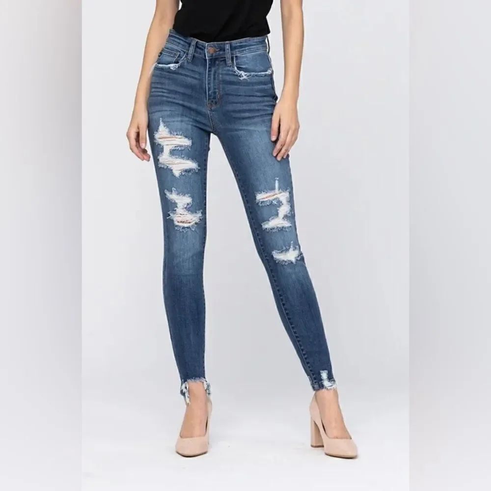 Judy Blue #82147 Distressed Skinny Jean 3/26